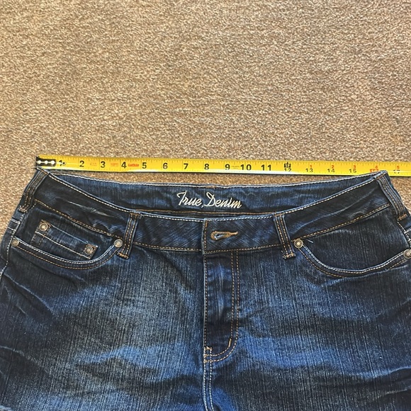 Denim/Jean Shorts - Size 11 - Picture 4 of 5